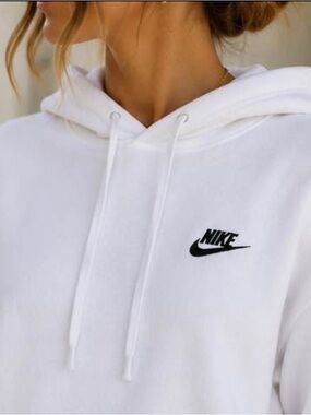 Nike Sportswear Club Fleece Hoodie - women’s large